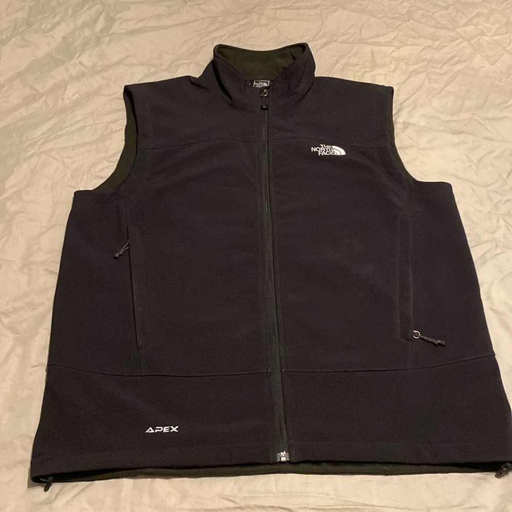 The North Face lined vest men’s Size large